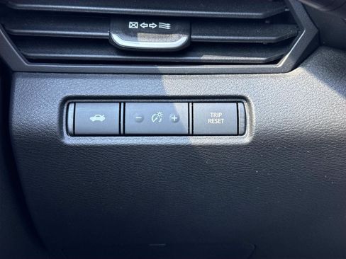 Used 2025 Nissan Altima 2.5 SV FWD image 19