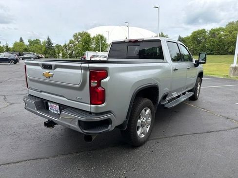Used 2023 Chevrolet Silverado 2500 LTZ w/ LTZ Premium Package AWD/4WD image 3