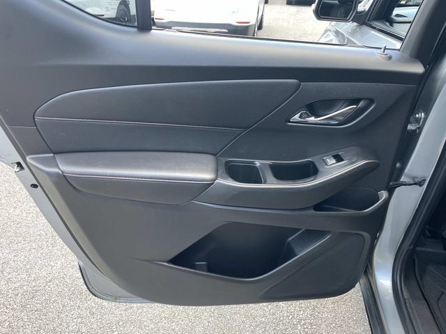 Used 2023 Chevrolet Traverse RS AWD/4WD image 19
