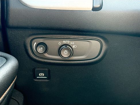 Used 2020 GMC Terrain SLE w/ Driver Convenience Package FWD image 32