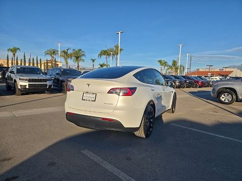 Used 2020 Tesla Model Y Long Range image 5