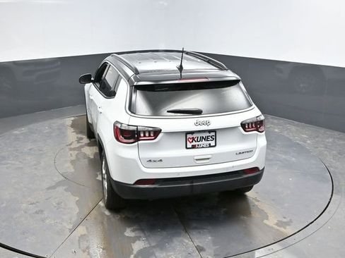 Used 2025 Jeep Compass Limited image 43