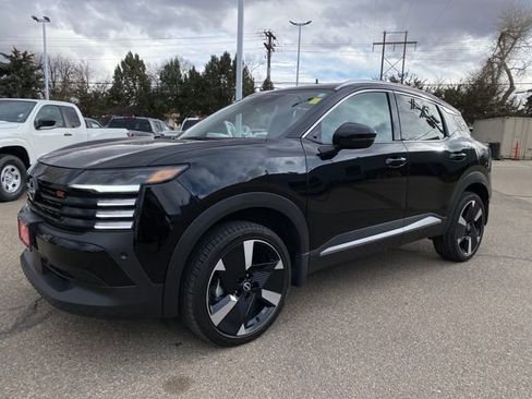 Certified 2025 Nissan Kicks SR image 2