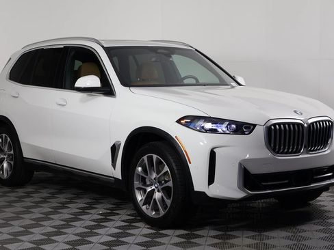 Certified 2024 BMW X5 sDrive40i w/ Premium Package RWD image 3