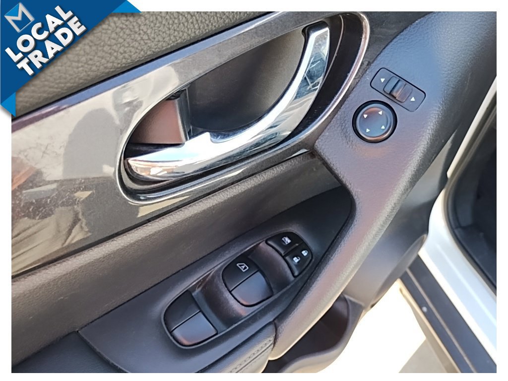 Used 2019 Nissan Rogue SV FWD image 14