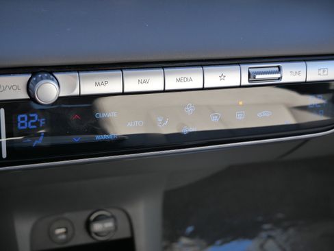 Certified 2023 Hyundai Ioniq 5 Limited w/ Cargo Package image 24