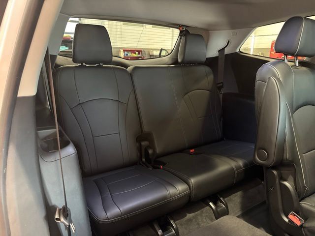 Used 2020 Buick Enclave Avenir w/ Avenir Technology Package AWD/4WD image 18