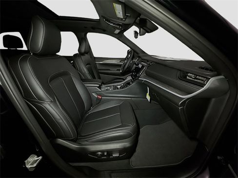 New 2026 Jeep Grand Cherokee Limited image 32