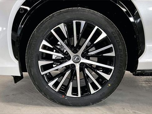 New 2026 Lexus RZ 450e AWD image 12