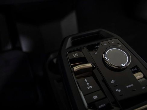 Used 2023 BMW iX xDrive50 w/ Sport Package image 29