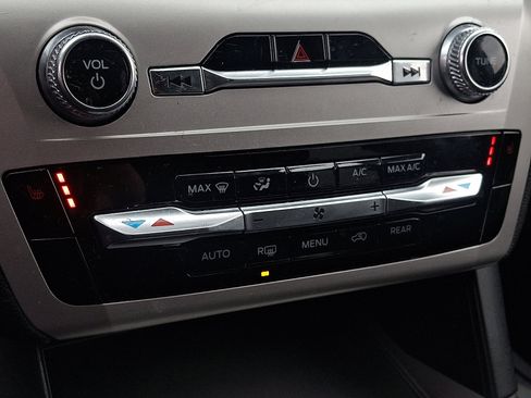 Certified 2022 Ford Explorer XLT image 14