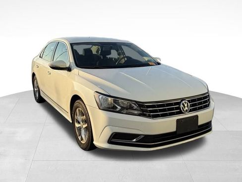 Used 2016 Volkswagen Passat 1.8T S image 5