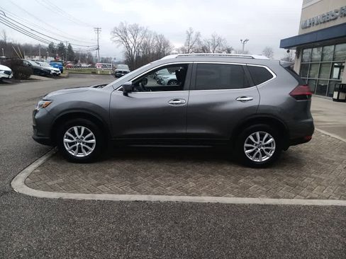 Used 2019 Nissan Rogue SV image 3