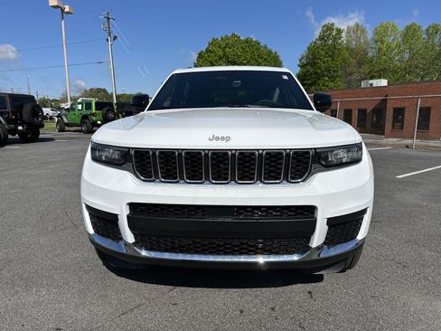 New 2025 Jeep Grand Cherokee L Laredo image 3