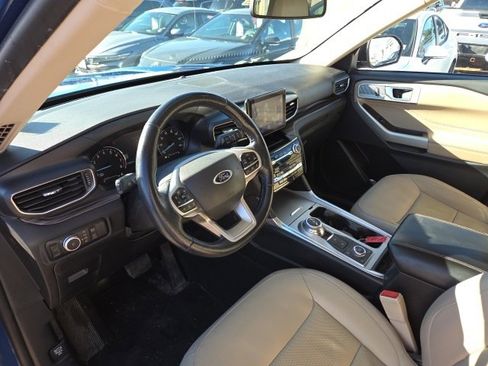 Used 2021 Ford Explorer Limited w/ Equipment Group 301A image 9