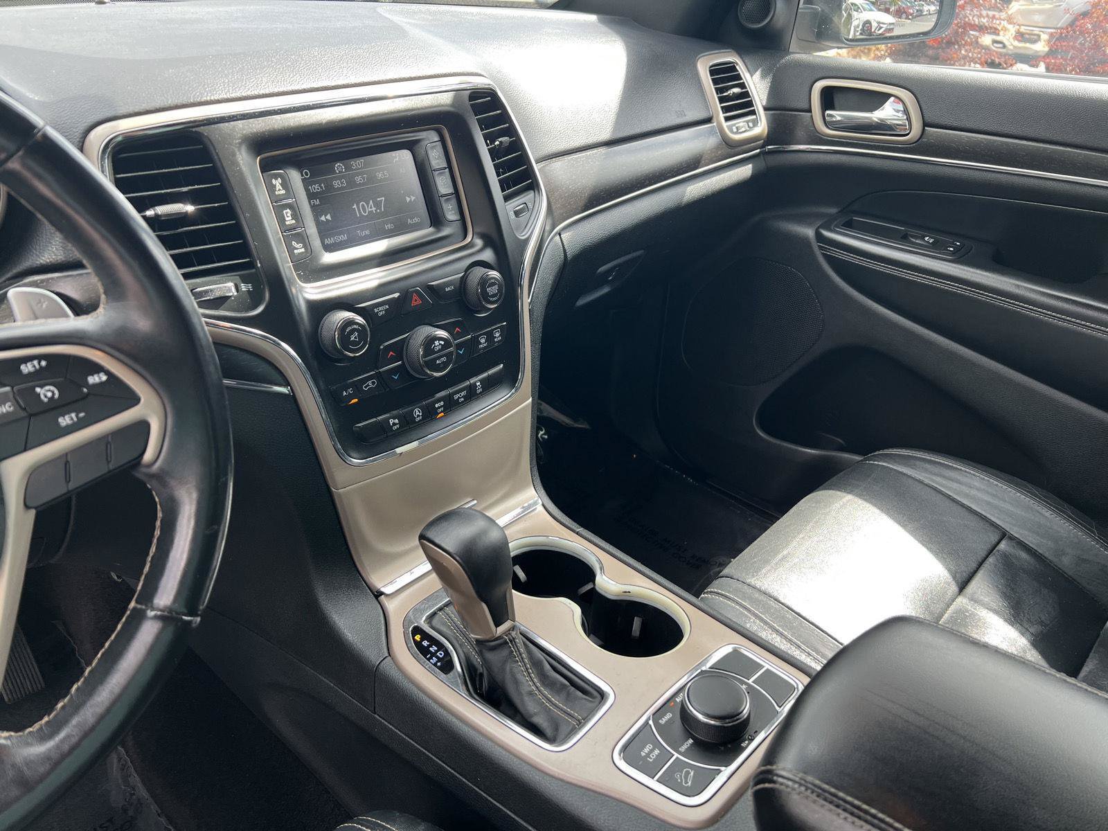 Used 2017 Jeep Grand Cherokee Limited AWD/4WD image 7