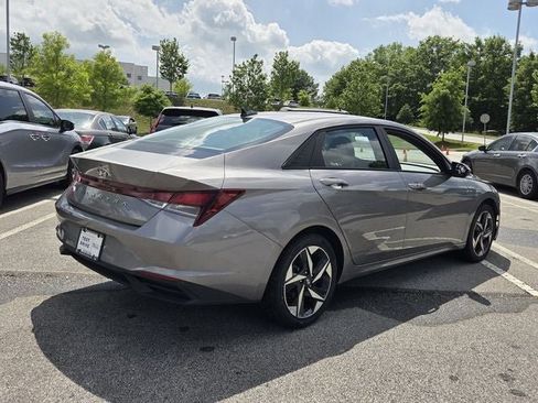 Used 2023 Hyundai Elantra SEL w/ Convenience Package FWD image 6