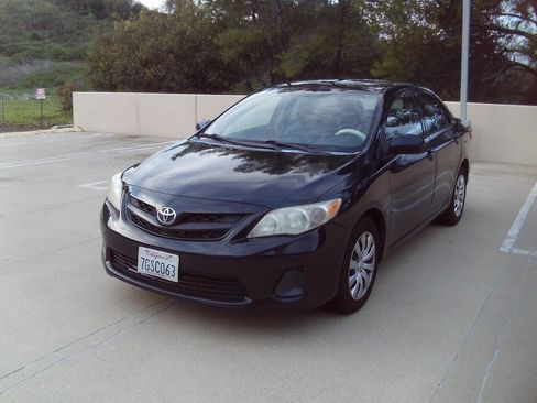 Used 2012 Toyota Corolla LE image 5