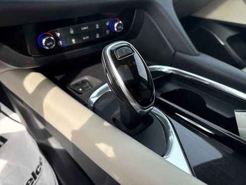 Used 2020 Buick Enclave Premium w/ Sun and Sites Package image 19