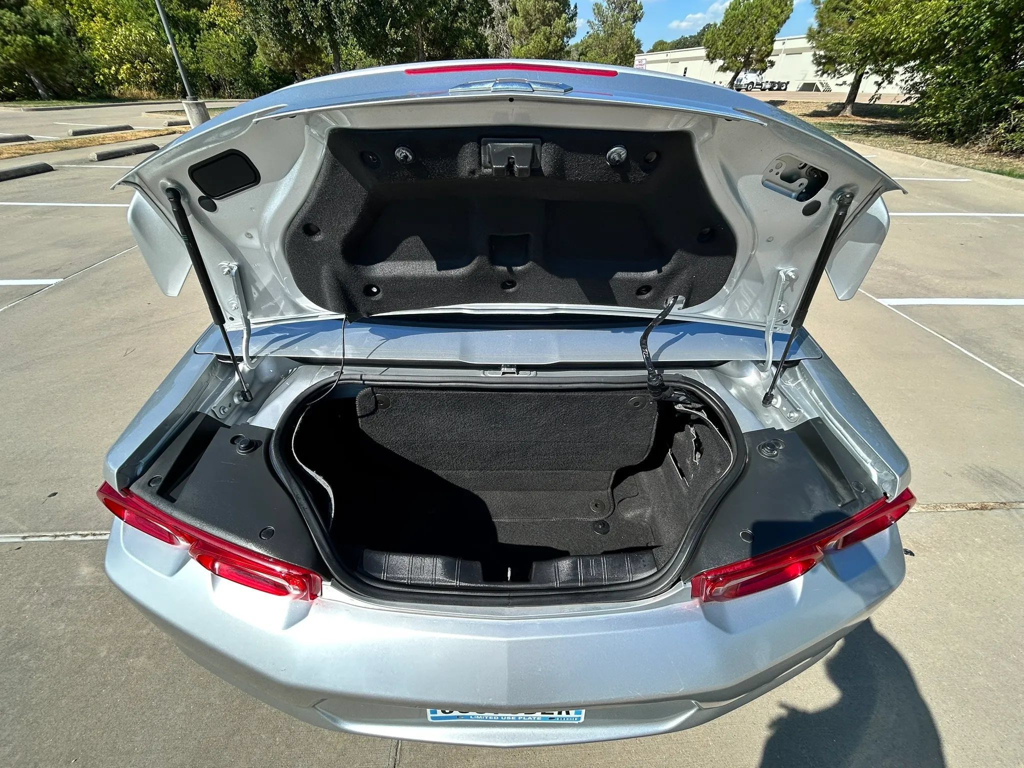 Used 2019 Chevrolet Camaro LT RWD image 11