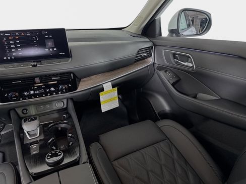 New 2026 Nissan Rogue Platinum w/ Platinum Premium Package image 25