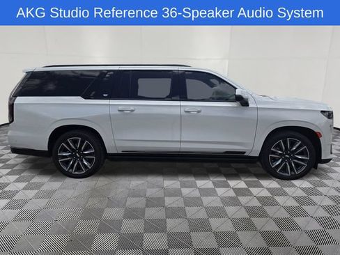 Used 2024 Cadillac Escalade ESV Sport Platinum AWD/4WD image 4