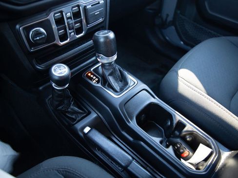 Used 2023 Jeep Wrangler Unlimited w/ Cold Weather Group AWD/4WD image 17