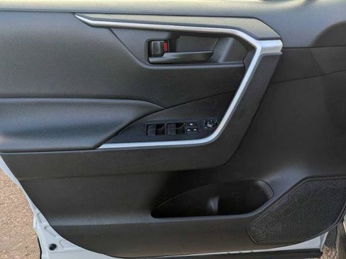 Used 2022 Toyota RAV4 LE w/ Carpet Mat Package (TMS) AWD/4WD image 14