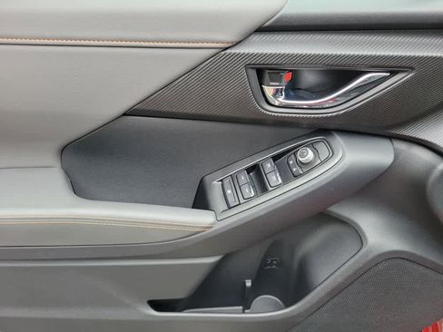 Certified 2025 Subaru Crosstrek 2.5i Limited w/ Crosstrek Mirror Package image 19