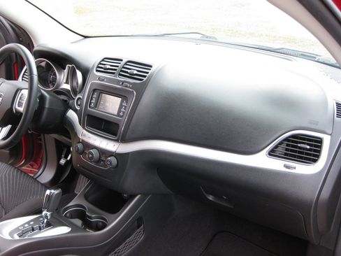 Used 2016 Dodge Journey SE w/ Flexible Seating Group image 36