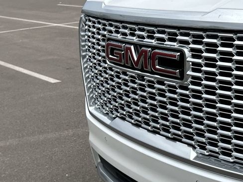 Used 2023 GMC Yukon Denali RWD image 31