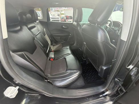 Used 2018 Jeep Compass Latitude w/ Popular Equipment Group FWD image 27