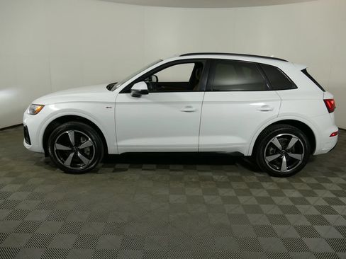 Used 2023 Audi Q5 2.0T Premium Plus w/ Premium Plus Package AWD/4WD image 6