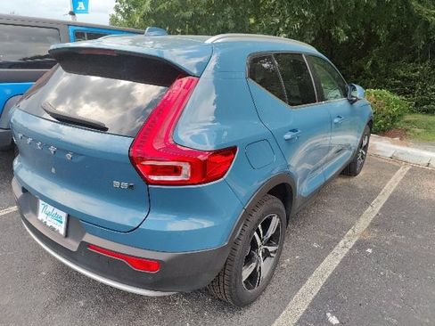 Used 2023 Volvo XC40 B5 Plus AWD/4WD image 28