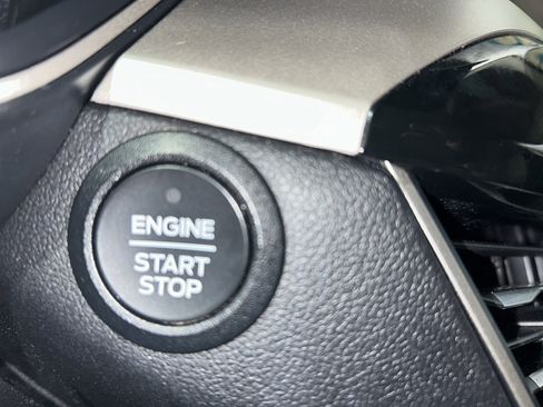 Used 2022 Ford Escape SE image 22