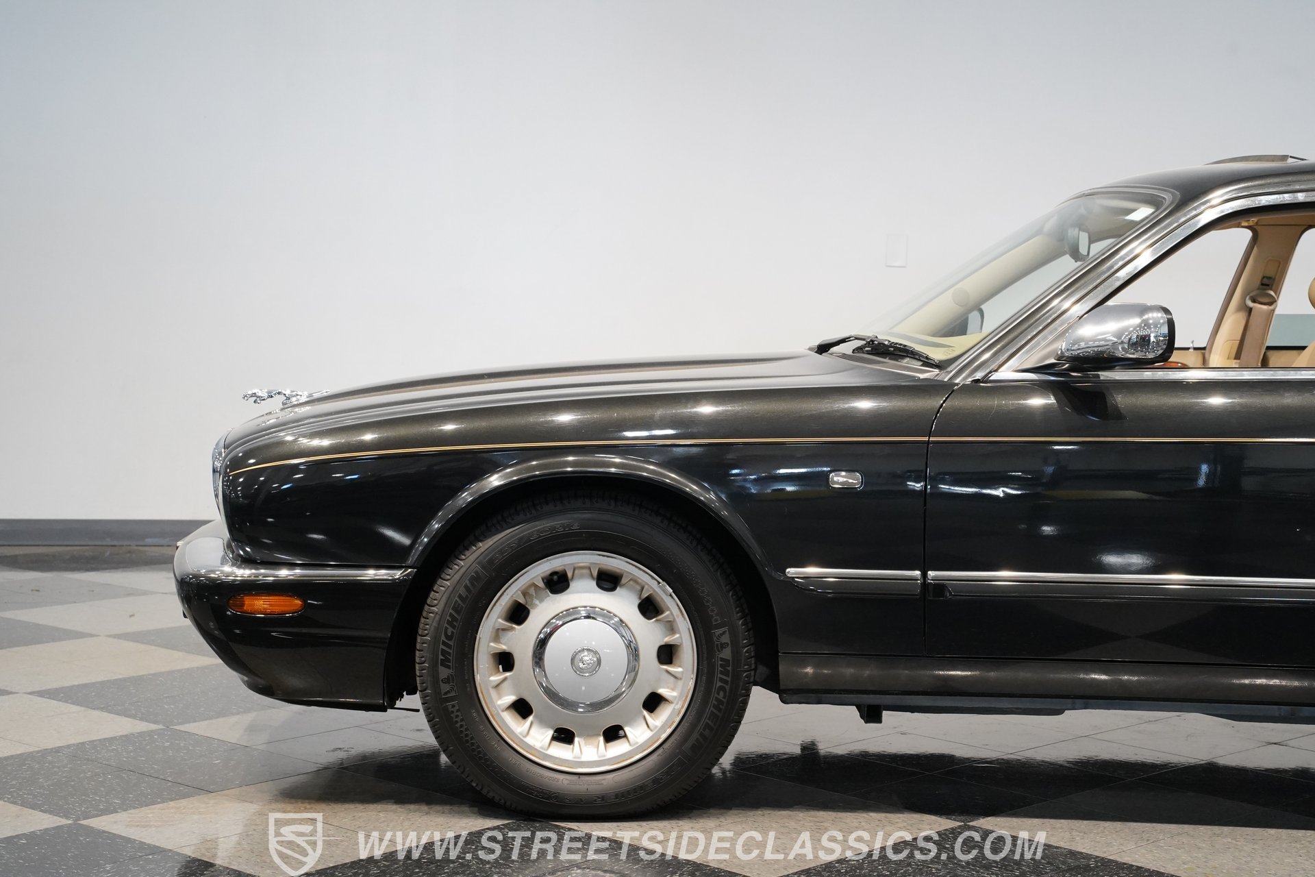 Used 1998 Jaguar XJ8 L RWD image 24