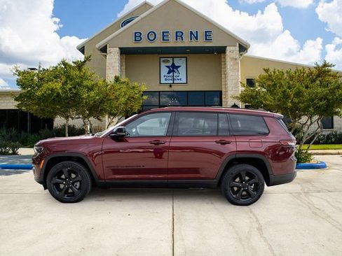 Used 2024 Jeep Grand Cherokee L Limited w/ Black Appearance Package image 2