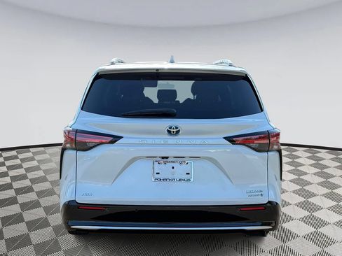 Used 2024 Toyota Sienna Limited AWD/4WD image 3