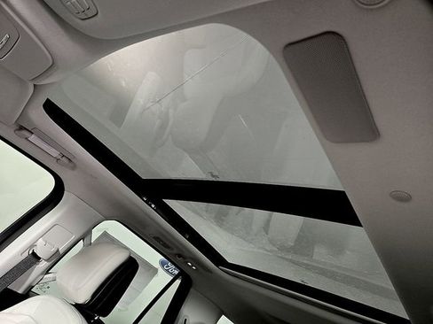 New 2025 Lincoln Navigator L Reserve AWD/4WD image 14