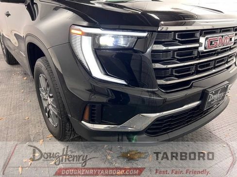 Used 2025 GMC Acadia Elevation FWD image 8