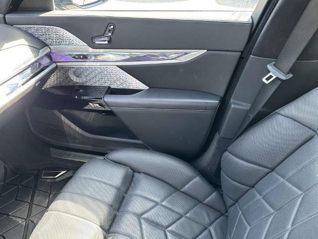 Certified 2023 BMW i7 xDrive60 AWD/4WD image 38