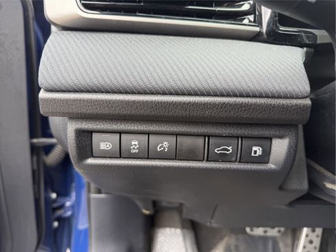Used 2025 Toyota Camry SE FWD image 10