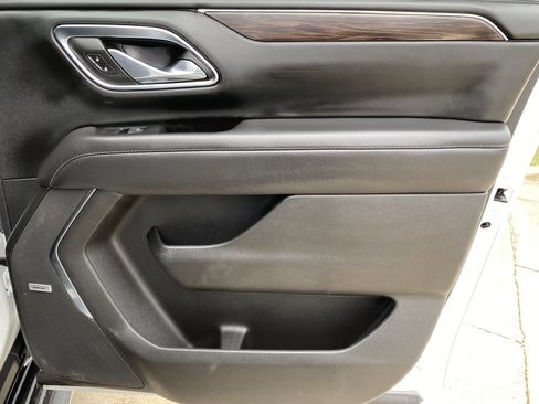 Used 2023 Chevrolet Suburban LT image 11