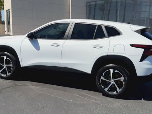 Used 2024 Chevrolet Trax RS w/ Driver Confidence Package FWD image 7
