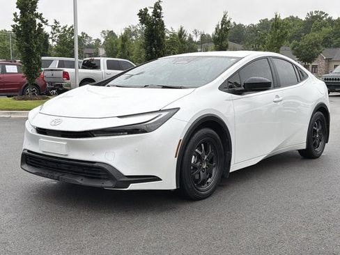Used 2025 Toyota Prius LE FWD image 5