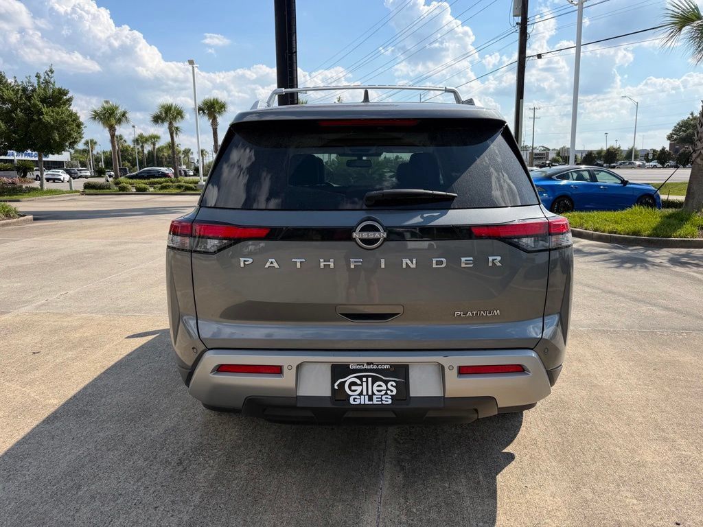 Used 2022 Nissan Pathfinder Platinum w/ Lighting Package (N92) FWD image 4