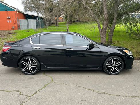 Used 2016 Honda Accord Sport image 7