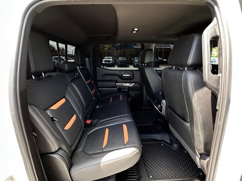 Used 2021 GMC Sierra 1500 AT4 w/ AT4 Value Package AWD/4WD image 17