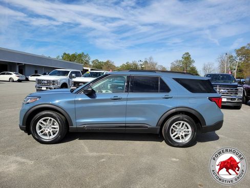 New 2026 Ford Explorer Active w/ Active Comfort Package RWD image 3
