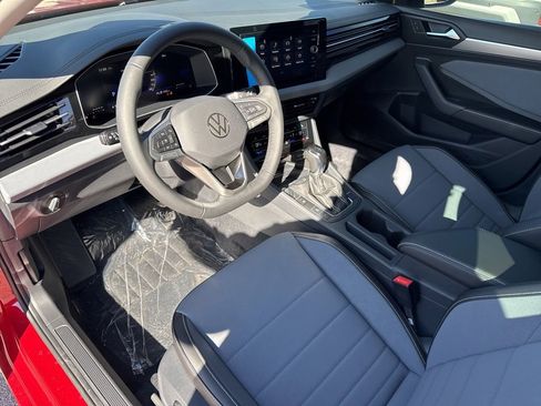 New 2026 Volkswagen Jetta SE FWD image 10